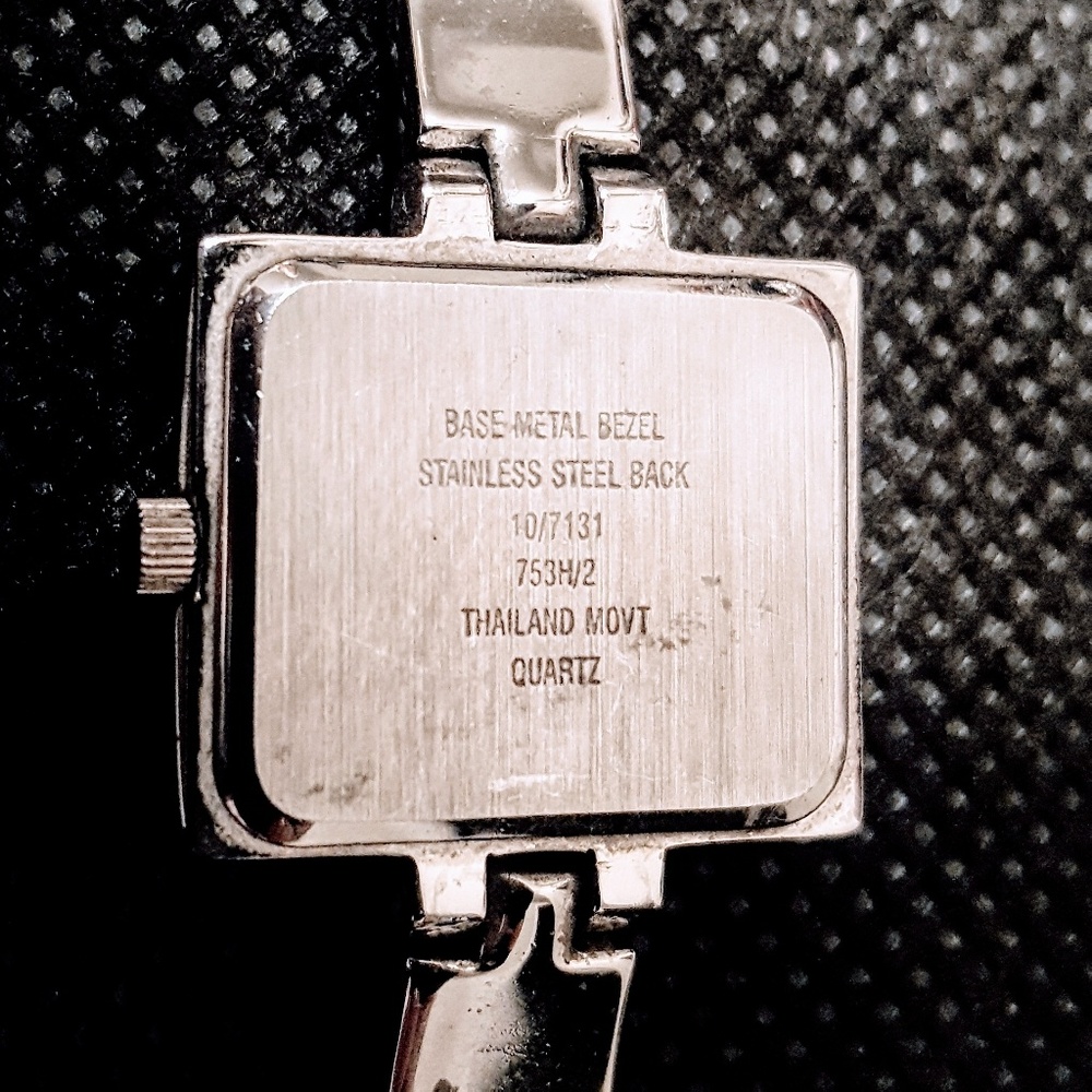 Modern lines Anne Klein Watch 💕 - Picture 7 of 8